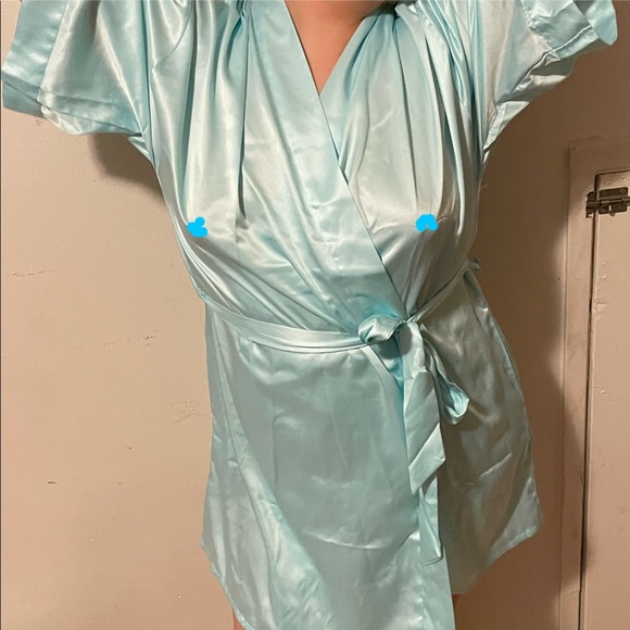 Plus Size Robe - Picture 5 of 6